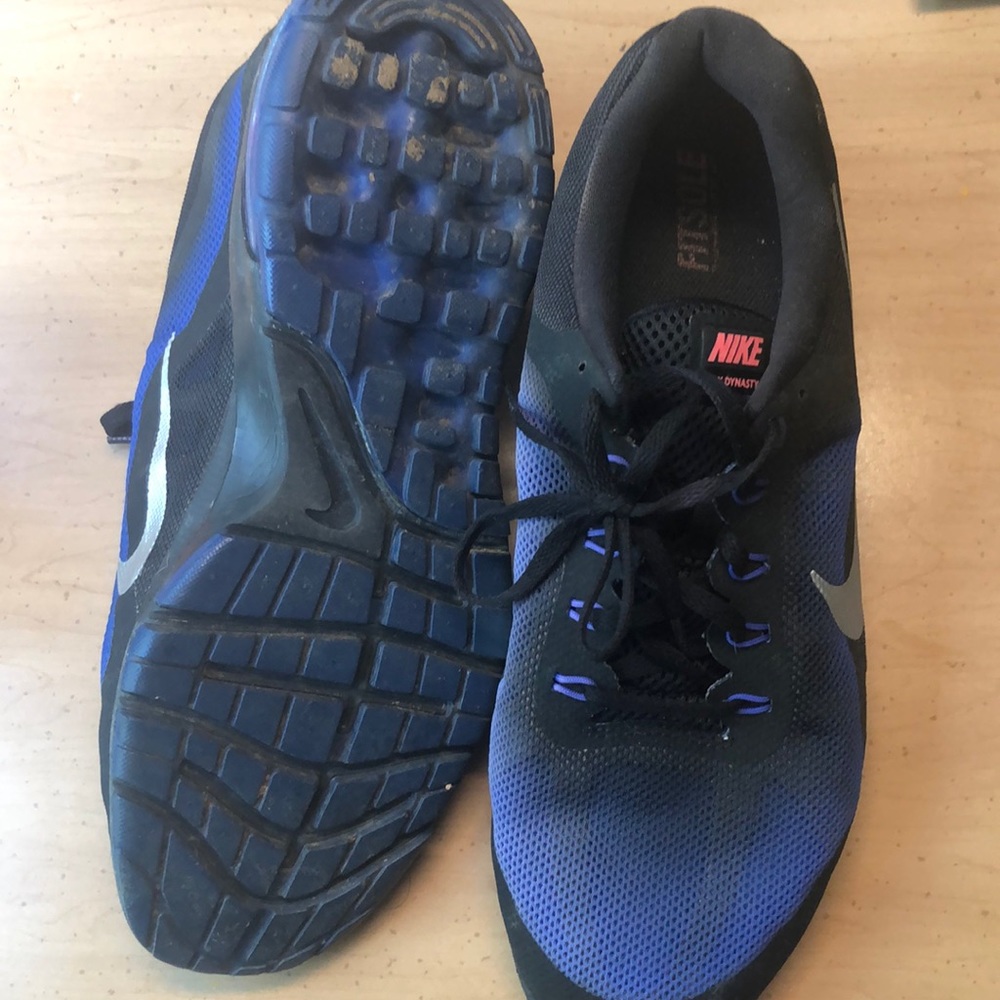 Nike tennis shoes